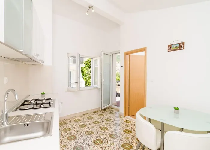 Lägenhet & Bari I -comfort One Bedroom With Balcony And Garden View Preko-5 Mlini