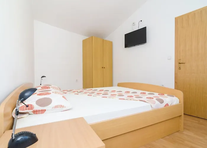 Lägenhet & Bari I -comfort One Bedroom With Balcony And Garden View Preko-5