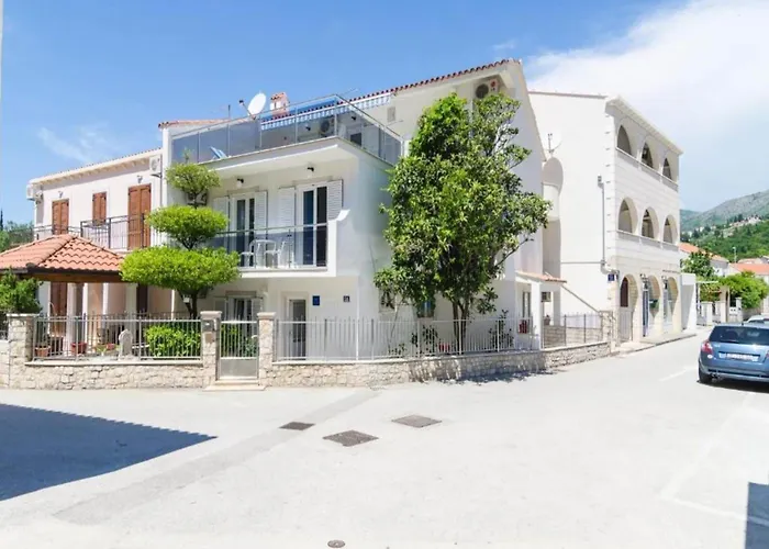 & Bari I -comfort One Bedroom With Balcony And Garden View Preko-5 * Mlini