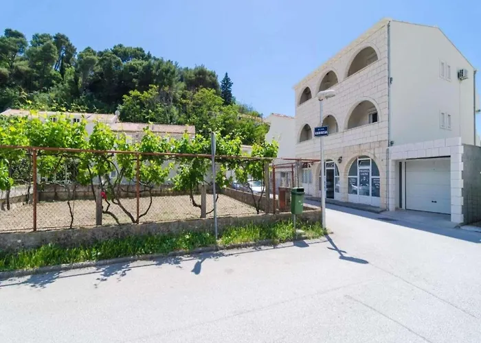 & Bari I -comfort One Bedroom With Balcony And Garden View Preko-5 Lägenhet *