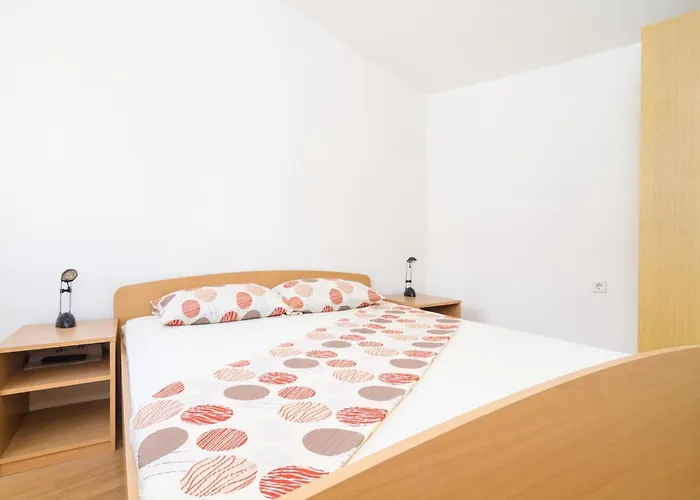 Lägenhet & Bari I -comfort One Bedroom With Balcony And Garden View Preko-5