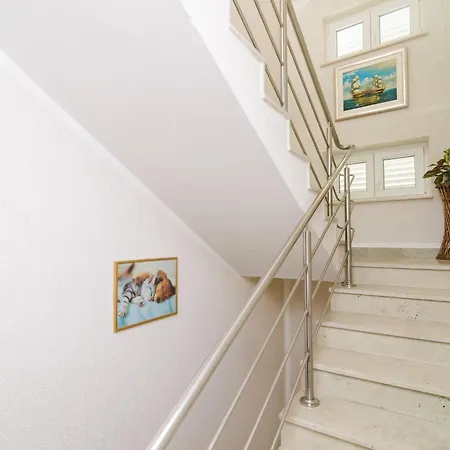 & Bari I -comfort One Bedroom With Balcony And Garden View Preko-5 *