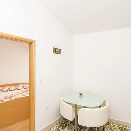 아파트 & Bari I -comfort One Bedroom With Balcony And Garden View Preko *