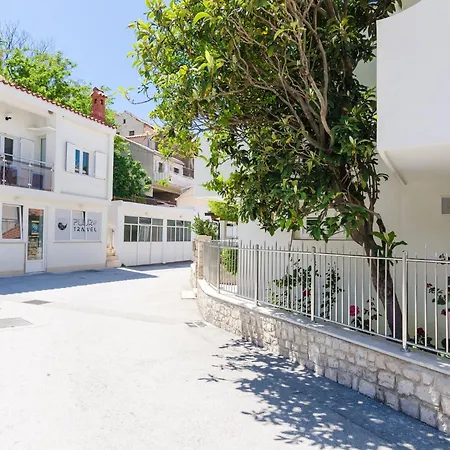 & Bari I -comfort One Bedroom With Balcony And Garden View Preko 아파트