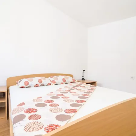Daire & Bari I -comfort One Bedroom With Balcony And Garden View Preko-5