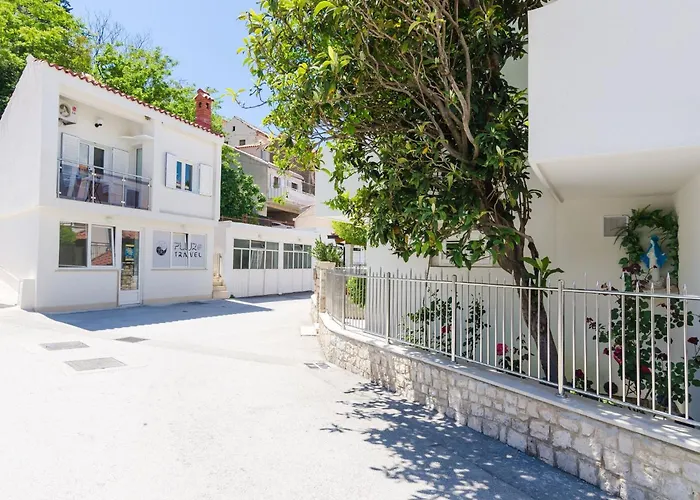 & Bari I -comfort One Bedroom With Balcony And Garden View Preko-5 Apartament